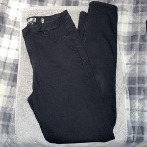 High rise black skinny jegging 🖤